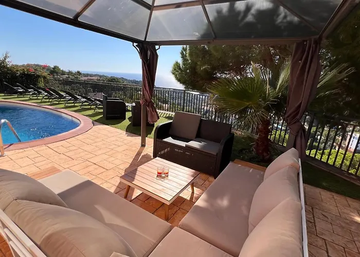 Luxury Marina Villa *